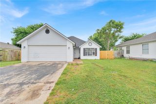 2385 Bering Place, Springdale, AR 72764