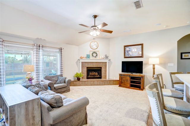 8628 Saranac Trail, Fort Worth, TX 76118