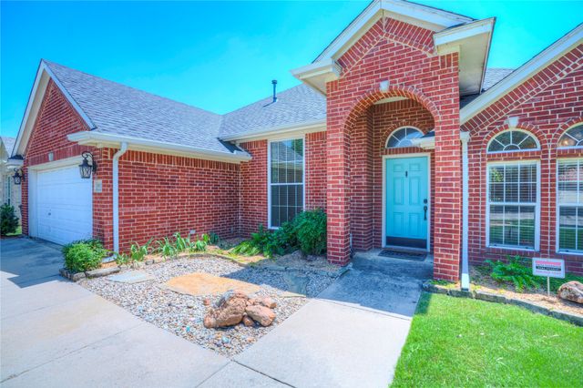 8628 Saranac Trail, Fort Worth, TX 76118