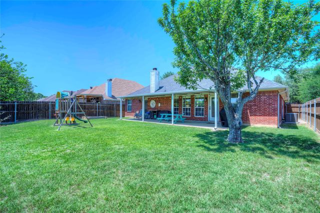 8628 Saranac Trail, Fort Worth, TX 76118