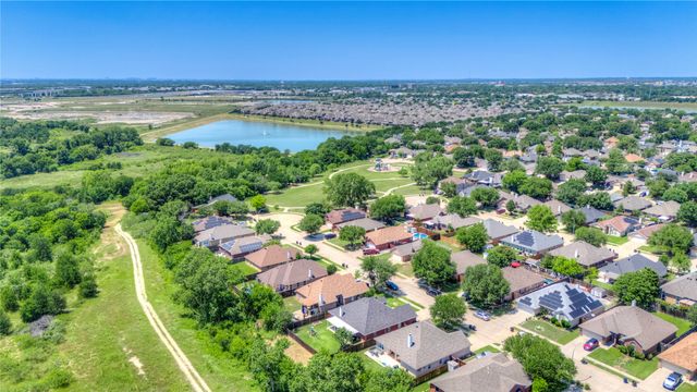8628 Saranac Trail, Fort Worth, TX 76118