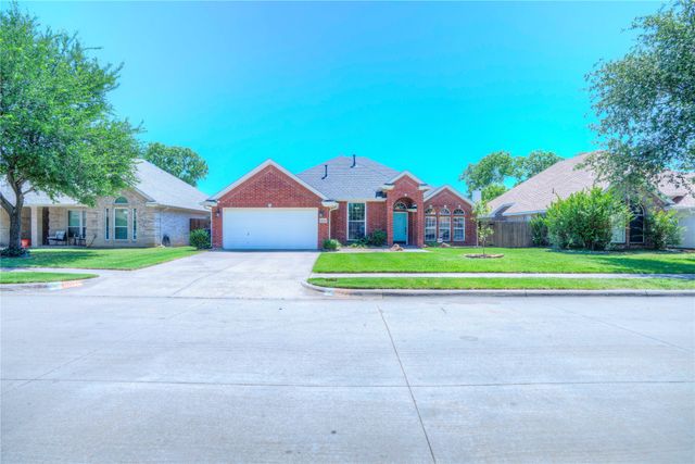 8628 Saranac Trail, Fort Worth, TX 76118