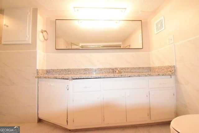 2625 Sharpsburg Mccullum Road, Newnan, GA 30265