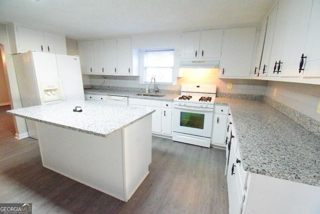 2625 Sharpsburg Mccullum Road, Newnan, GA 30265