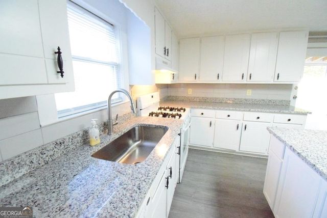 2625 Sharpsburg Mccullum Road, Newnan, GA 30265