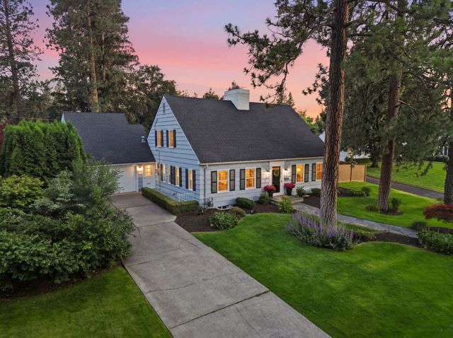 1204 E Overbluff Rd, Spokane, WA 99203