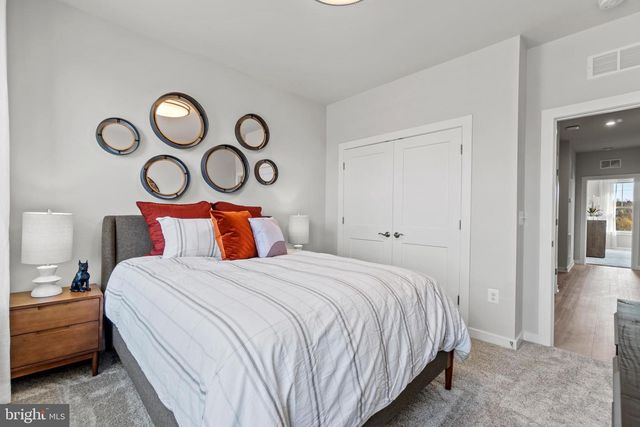 1109B DABNEY DR, Manassas Park, VA 20111