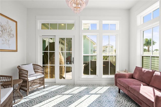 724 Sunset Ave, Port Aransas, TX 78373