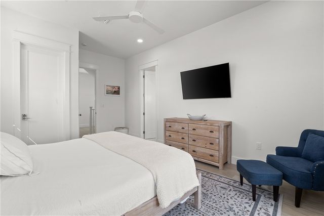 724 Sunset Ave, Port Aransas, TX 78373