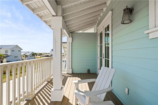 724 Sunset Ave, Port Aransas, TX 78373