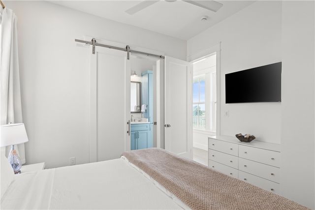 724 Sunset Ave, Port Aransas, TX 78373