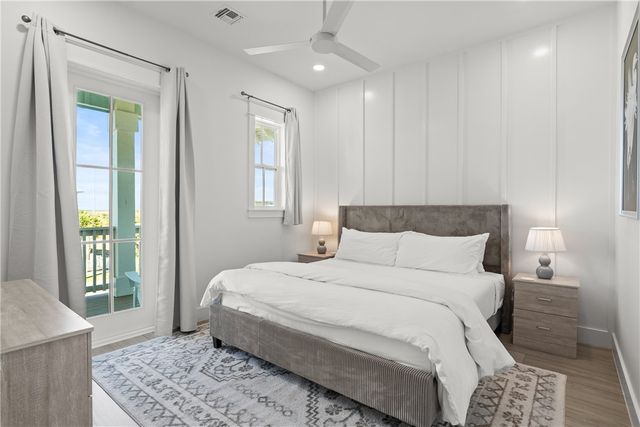 724 Sunset Ave, Port Aransas, TX 78373