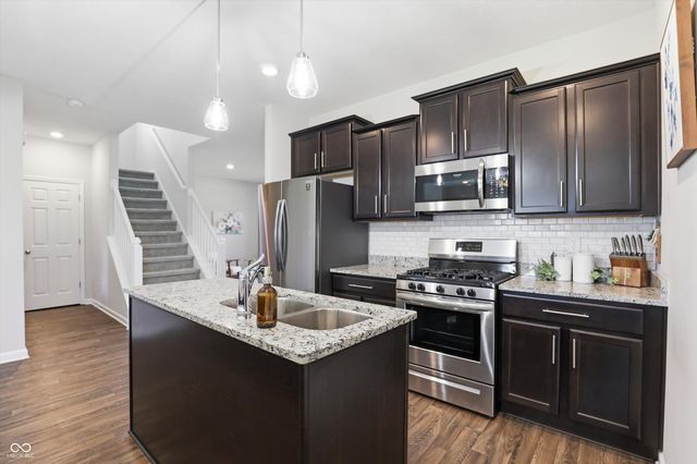 2023 Glenmoor Drive, Columbus, IN 47201