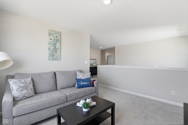 2023 Glenmoor Drive, Columbus, IN 47201