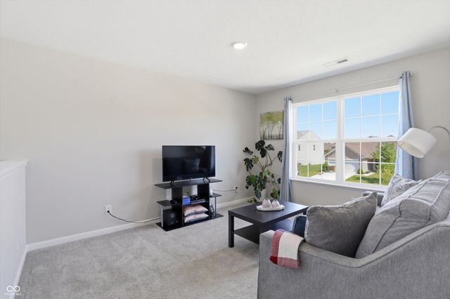2023 Glenmoor Drive, Columbus, IN 47201