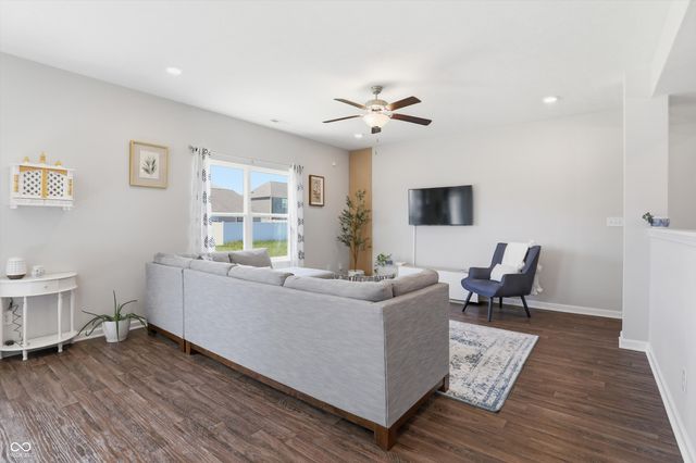 2023 Glenmoor Drive, Columbus, IN 47201