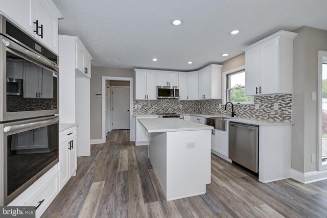 270 HARTFORD RD, Medford, NJ 08055