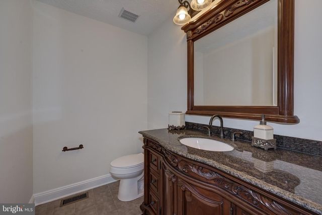 270 HARTFORD RD, Medford, NJ 08055