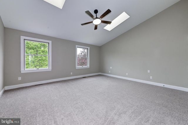 270 HARTFORD RD, Medford, NJ 08055