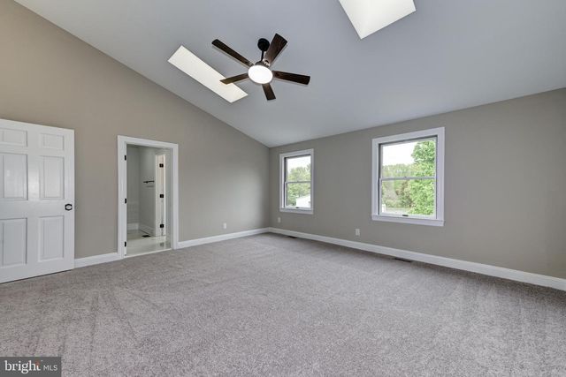 270 HARTFORD RD, Medford, NJ 08055