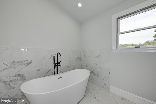 270 HARTFORD RD, Medford, NJ 08055