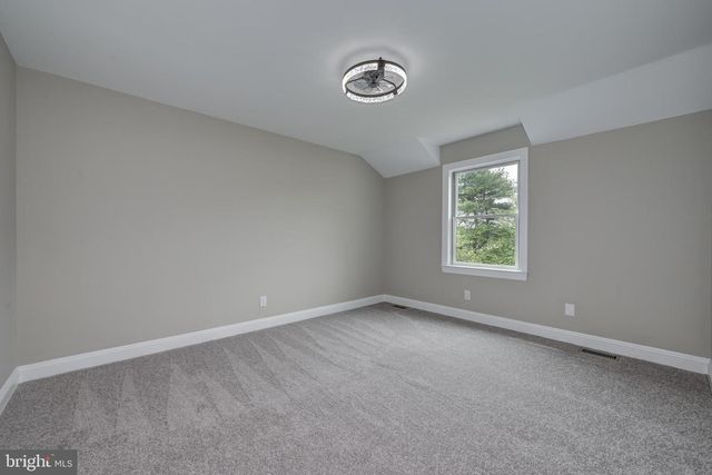 270 HARTFORD RD, Medford, NJ 08055