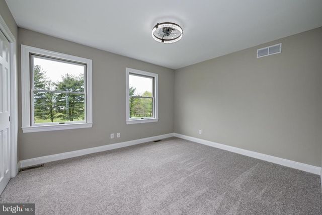 270 HARTFORD RD, Medford, NJ 08055