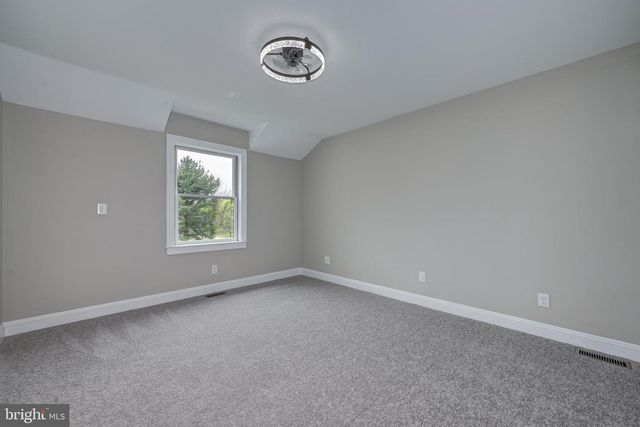 270 HARTFORD RD, Medford, NJ 08055