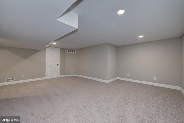 270 HARTFORD RD, Medford, NJ 08055