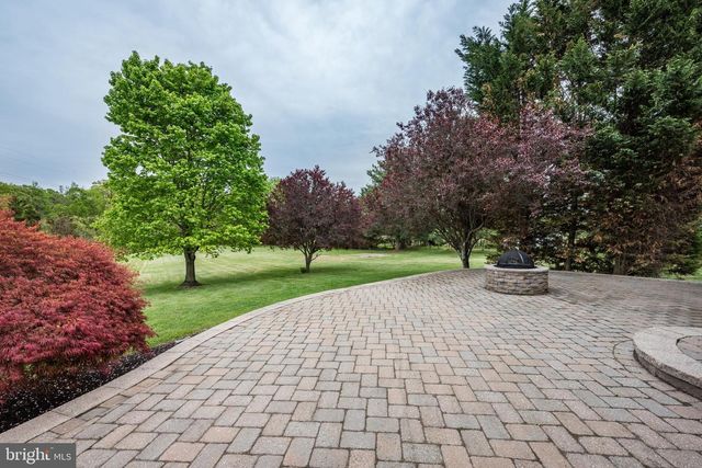 270 HARTFORD RD, Medford, NJ 08055