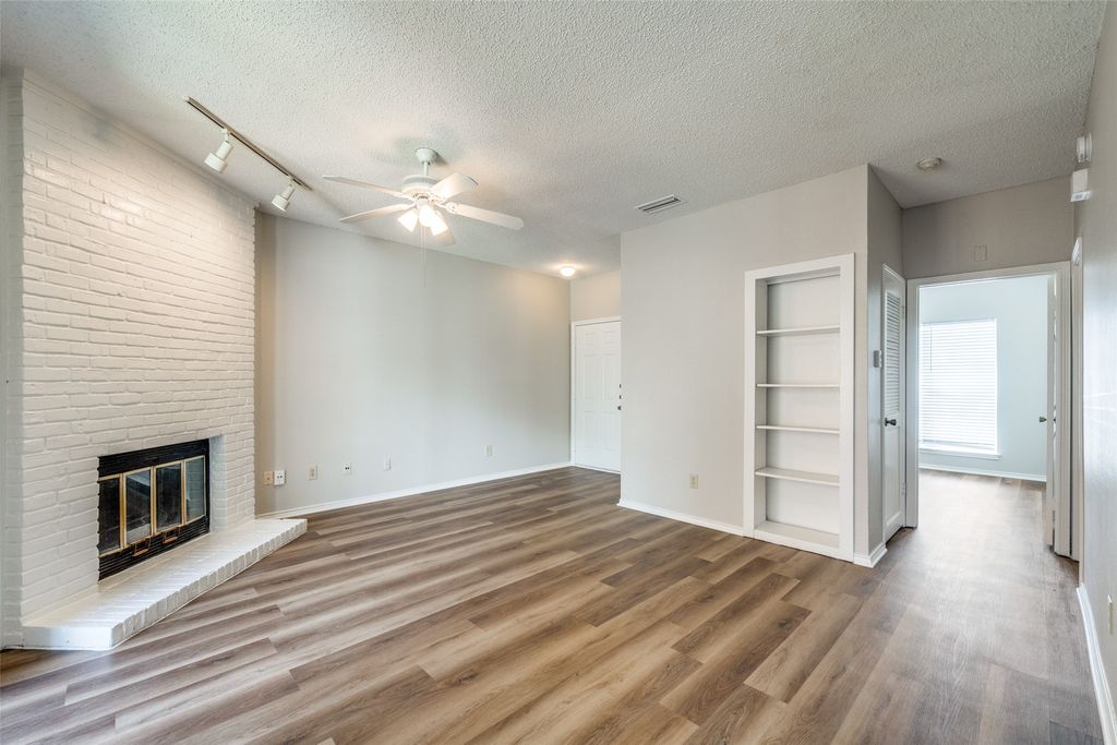 1709 Ascension Point Drive 115, Arlington, TX 76006