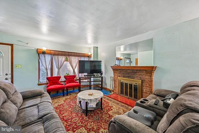 7308 FINNS LN, Lanham, MD 20706