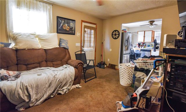 1008 W Center Avenue, Springdale, AR 72764