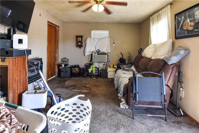 1008 W Center Avenue, Springdale, AR 72764