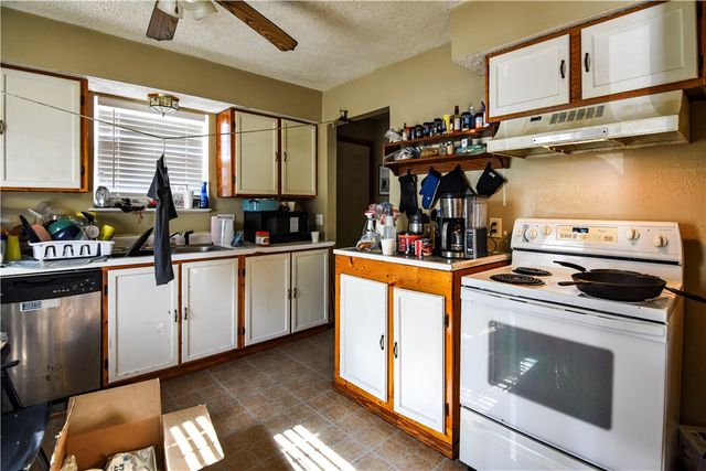 1008 W Center Avenue, Springdale, AR 72764