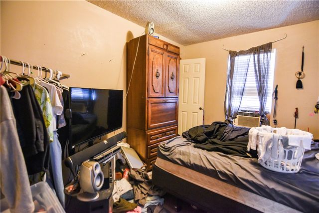 1008 W Center Avenue, Springdale, AR 72764