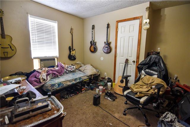 1008 W Center Avenue, Springdale, AR 72764