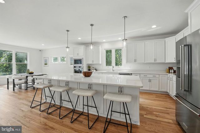 3857 PINEWOOD TER, Falls Church, VA 22041