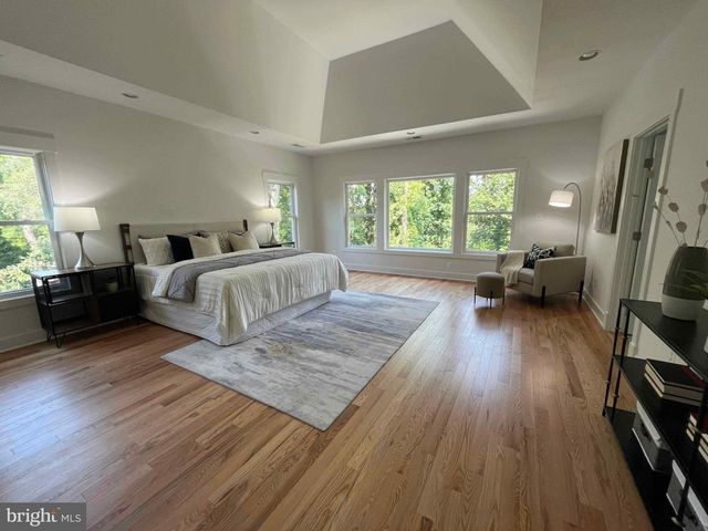 3857 PINEWOOD TER, Falls Church, VA 22041