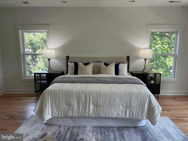 3857 PINEWOOD TER, Falls Church, VA 22041