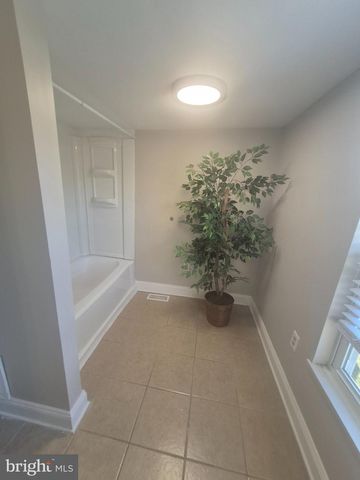 801 N NEW ST, Clayton, NJ 08312
