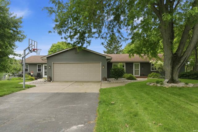 9804 Gerig Road, Leo, IN 46765