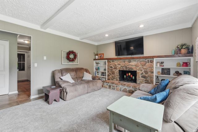 9804 Gerig Road, Leo, IN 46765