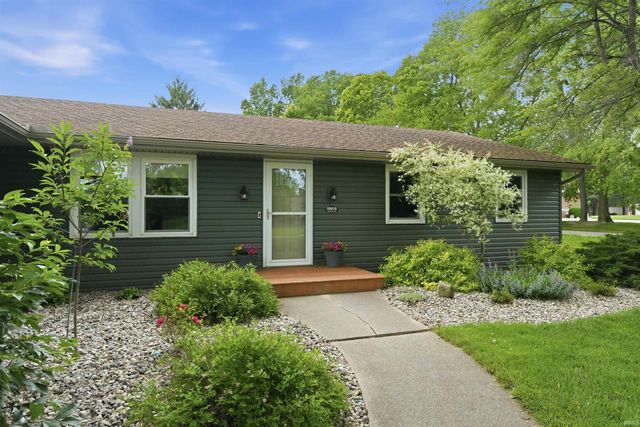 9804 Gerig Road, Leo, IN 46765