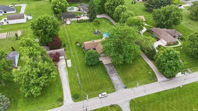 9804 Gerig Road, Leo, IN 46765