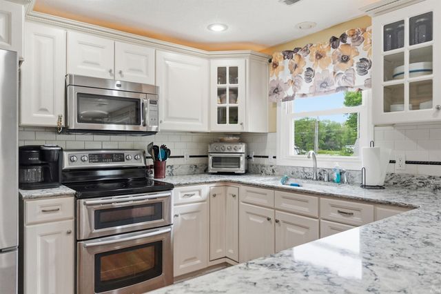 9804 Gerig Road, Leo, IN 46765