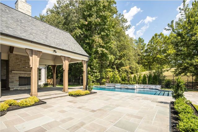 650 BUSHCHAT LN, Collierville, TN 38017