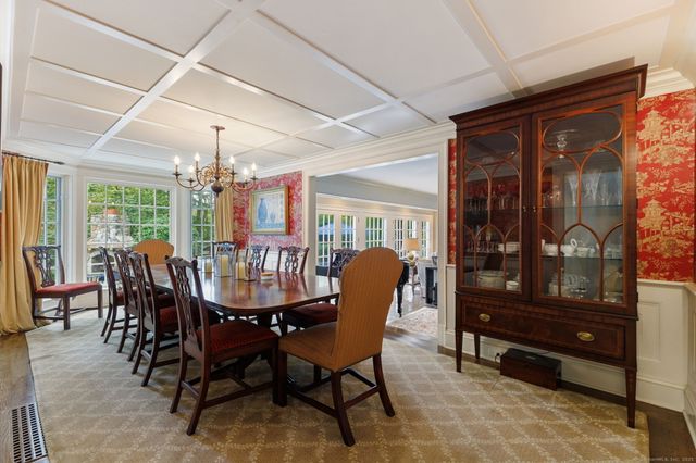 758 Smith Ridge Road, New Canaan, CT 06840