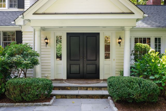 758 Smith Ridge Road, New Canaan, CT 06840