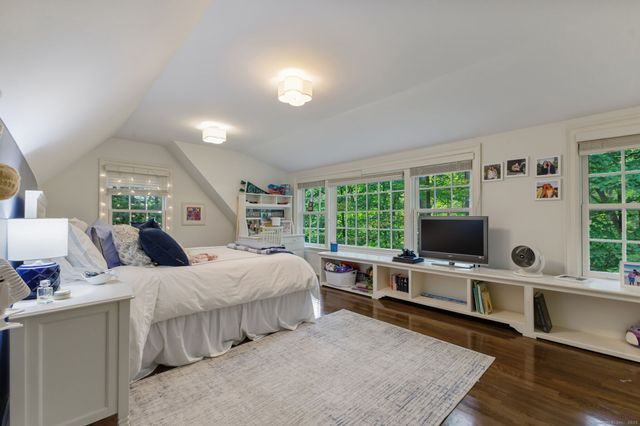 758 Smith Ridge Road, New Canaan, CT 06840